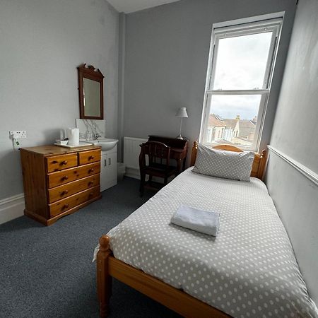 The Elms Guest House Bristol Filton Exterior foto